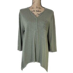 Chicos Cam Crochet Shirt Womens Size 2 US L Inset Tee Sharkbite Hem 3/4 Sleeve